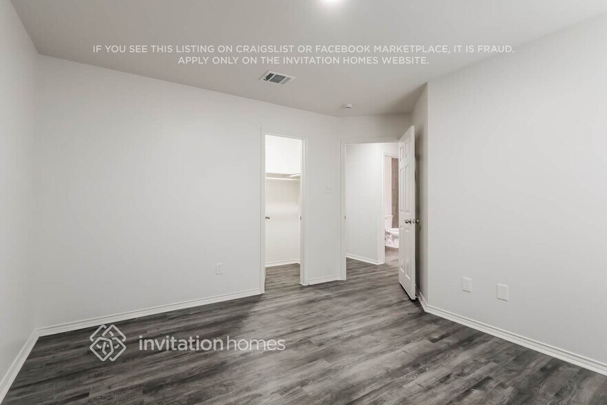 Building Photo - 15414 Misty Dawn Tr