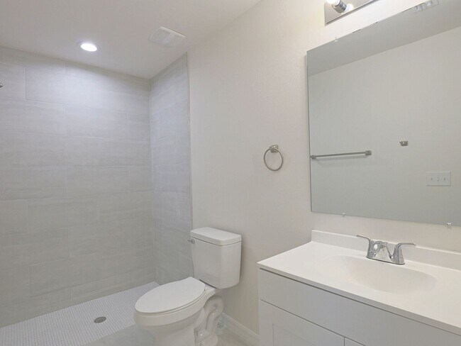 Building Photo - Cape Coral 826