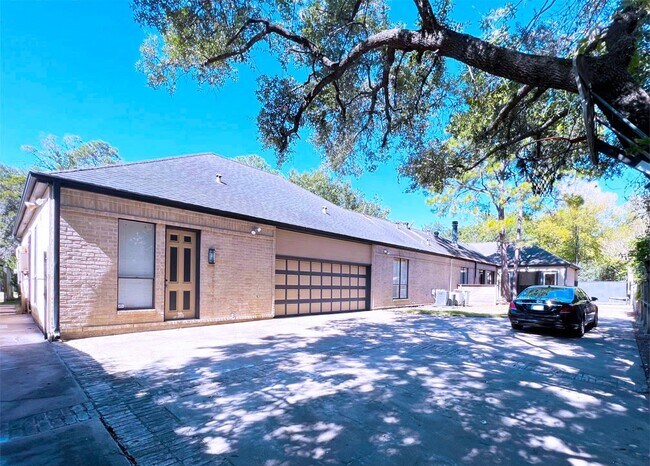 Building Photo - 19 Windermere Ln