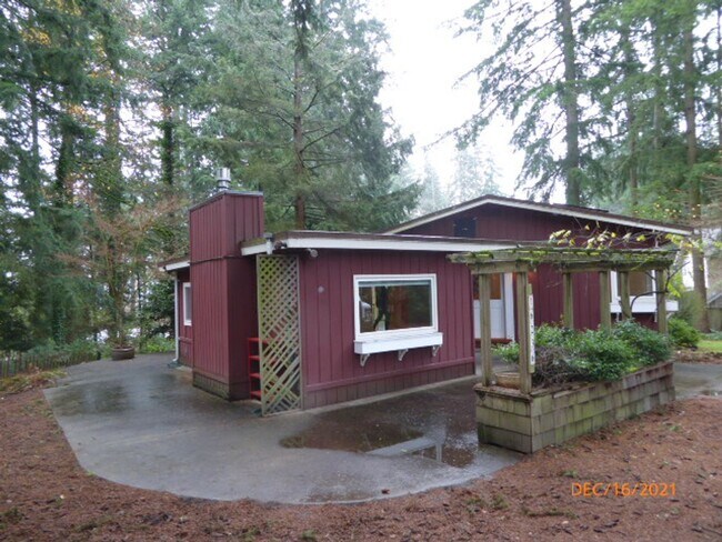 Primary Photo - Beautiful 3 Bed 1 Bath Single Family House...