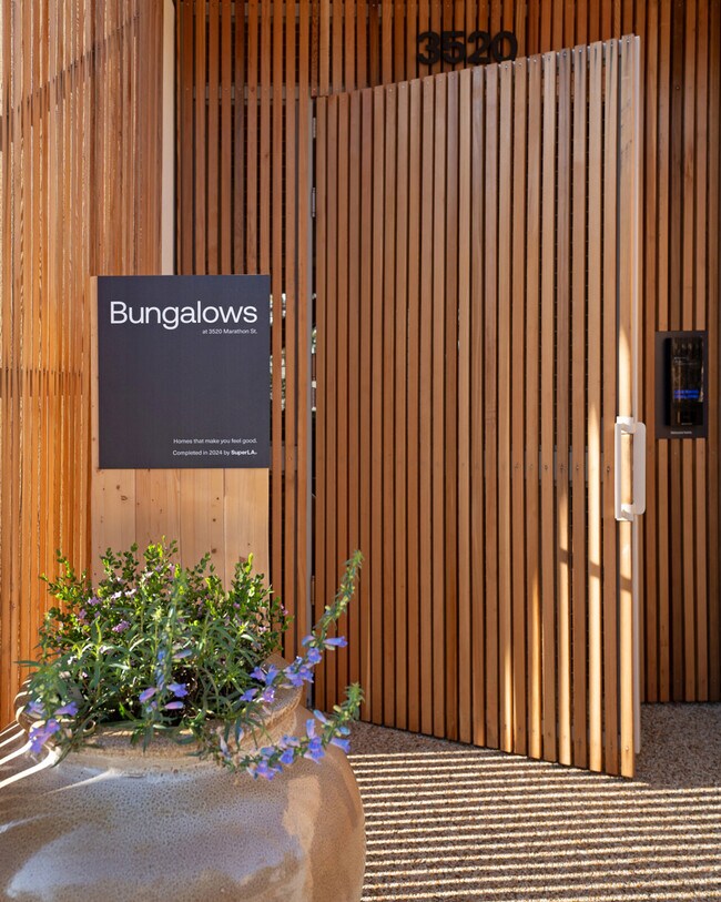 Building Photo - SuperBungalows™ on Marathon Street