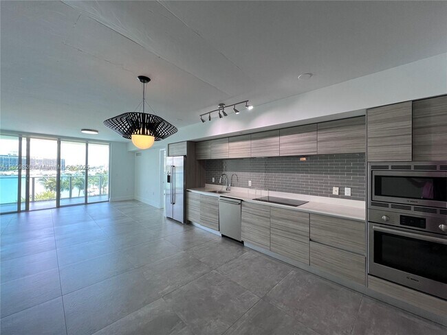 Building Photo - 6620 Indian Creek Dr