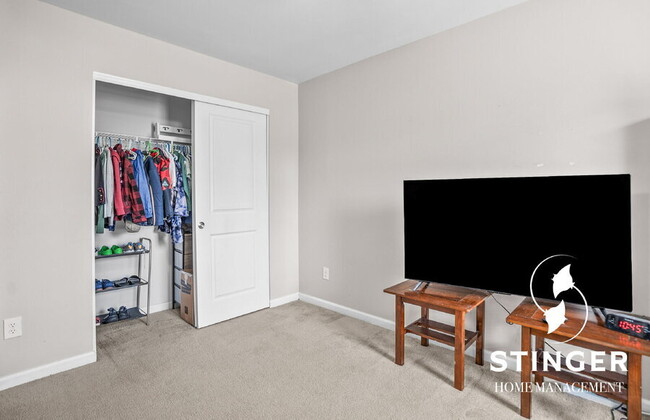 Building Photo - 12 Tugaloo Dr