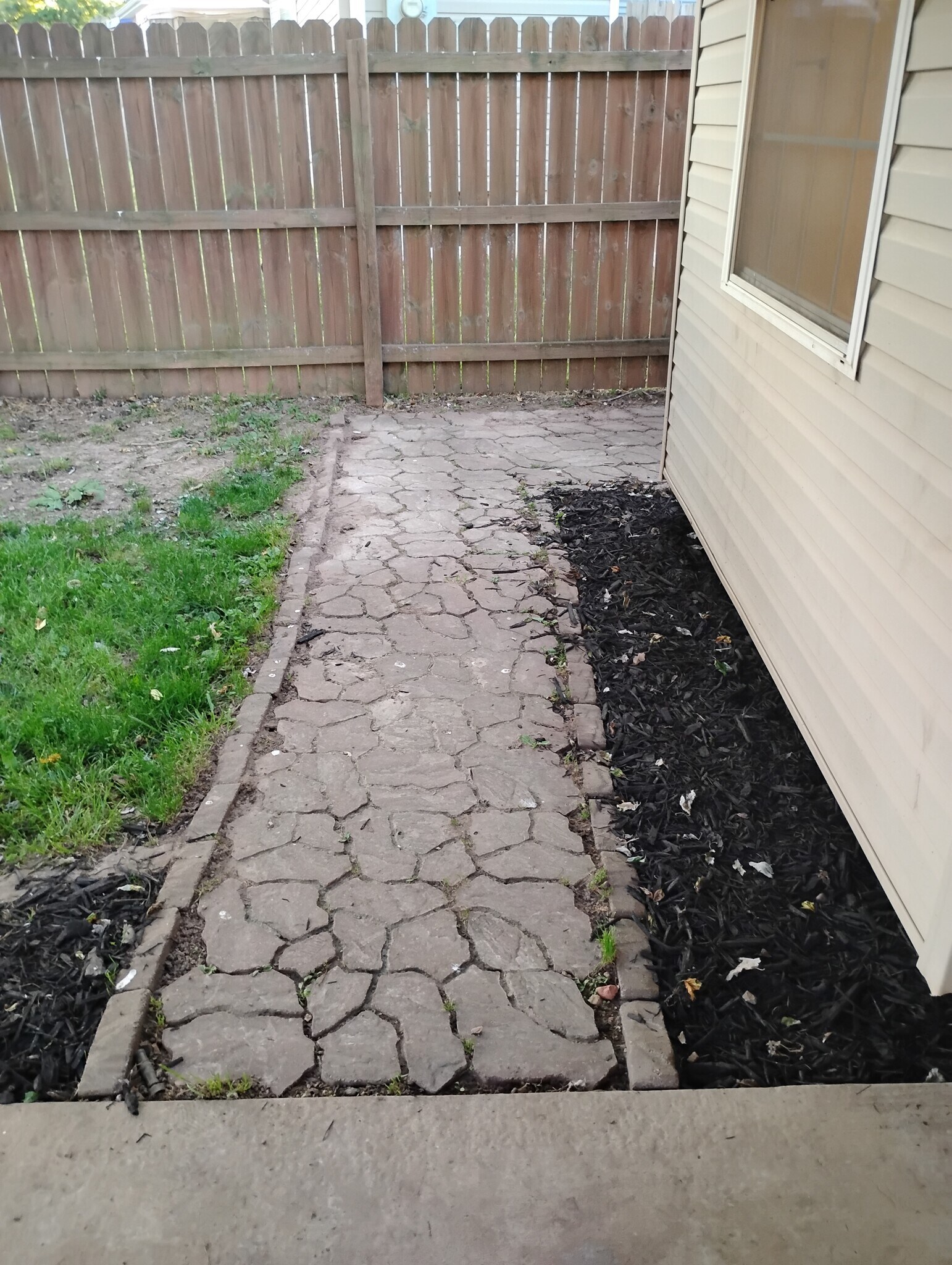 Building Photo - 428 W White Ash Rd