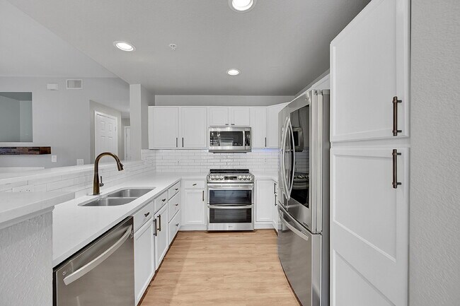 Building Photo - $1,895.00 - 2 Bedrooms, 2 Bathroom, Condo ...