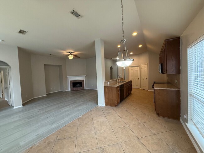 Building Photo - 4507 Indian Gardens Way