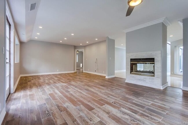 Building Photo - 917 Emerald St