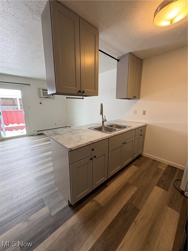 Building Photo - 5936 Callaway Cir