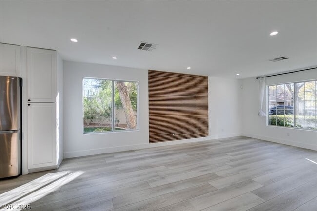 Building Photo - 9900 Long Cattle Ave