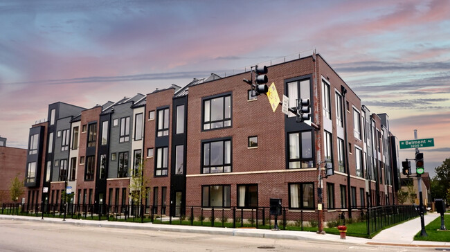 Building Photo - 4210 W Belmont Ave
