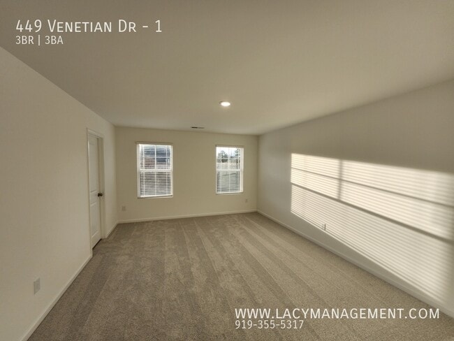 Building Photo - 449 Venetian Dr