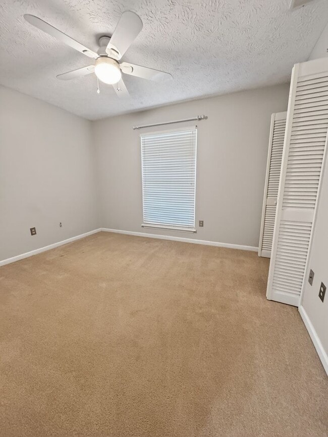 Building Photo - 454 Floyd Cir