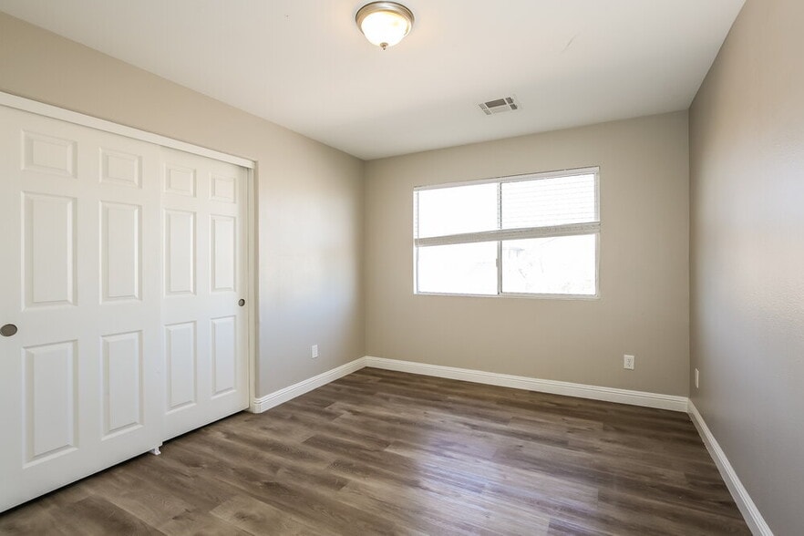 Building Photo - 6347 Blushing Willow St