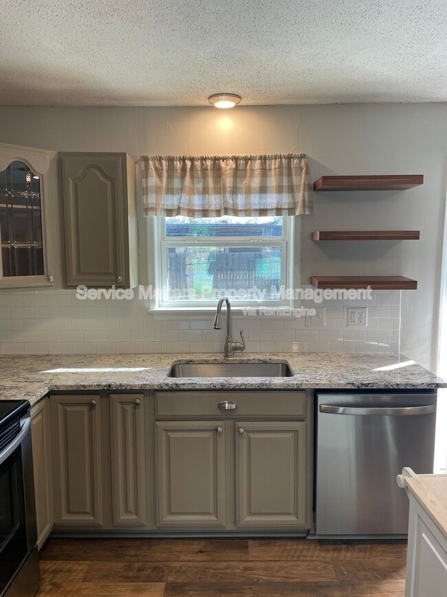 Building Photo - 5057 Pennington Ln