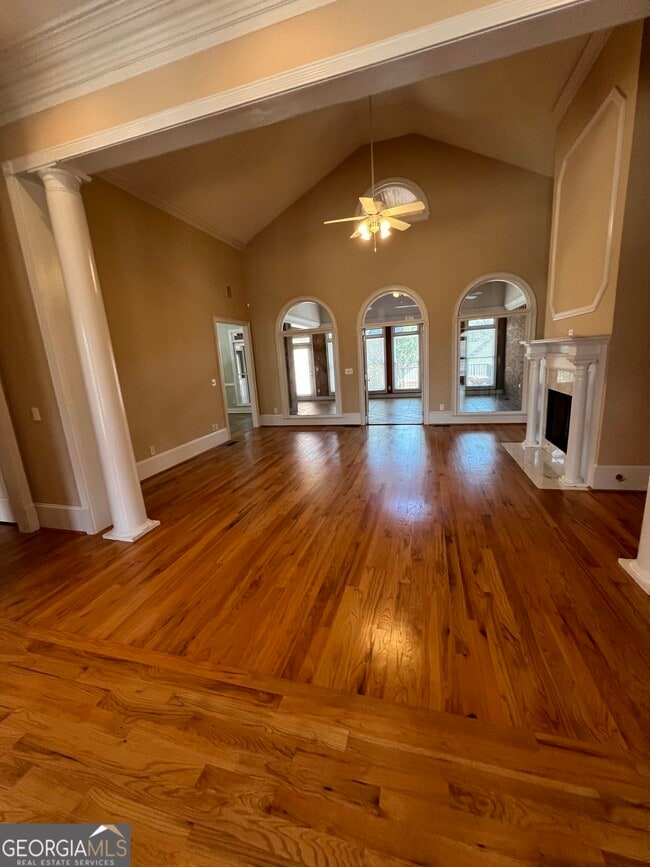 Building Photo - 678 Verney Dr