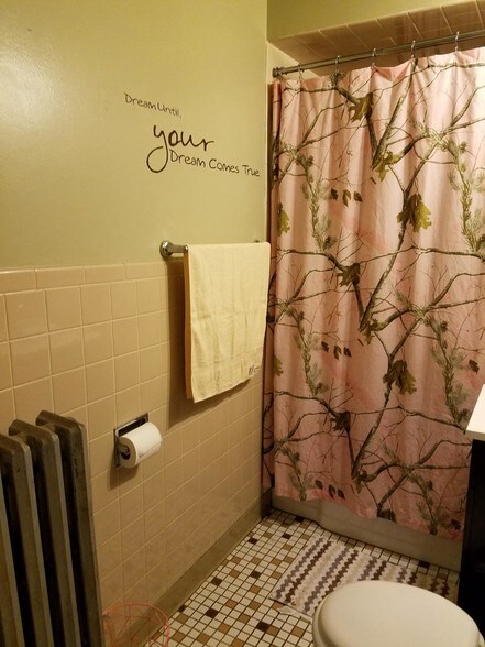 Building Photo - 2232 W Addison St