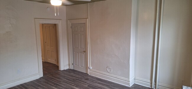 Building Photo - 509 S Main St