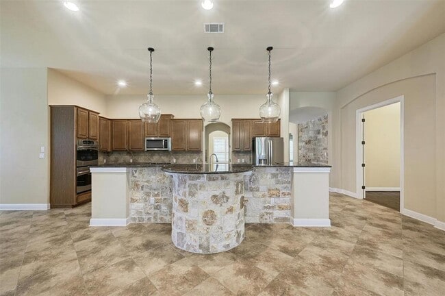 Building Photo - 211 Lake Como Dr