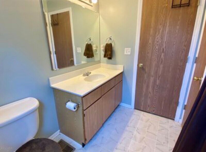 Building Photo - 6302 Cottage Field Cir