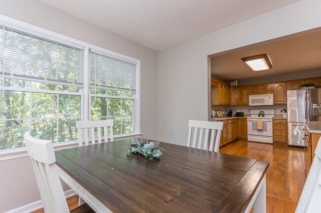 Building Photo - 3 Bedroom Home in Massanutten!!!