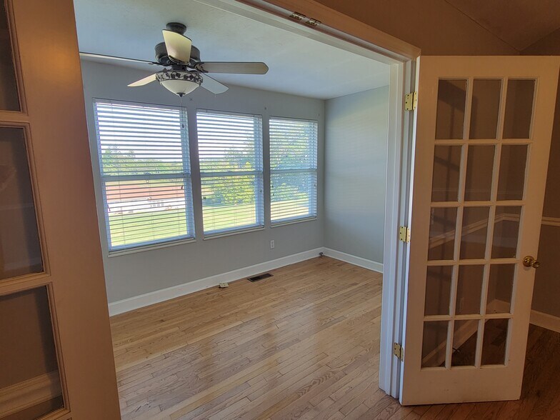 Building Photo - 109 Golf Club Ln