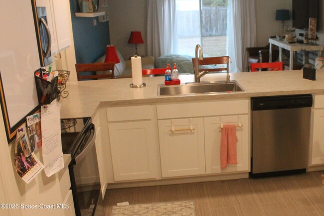 Building Photo - 3230 Halden Ave SE