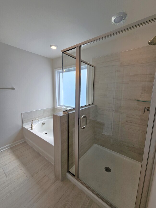 Building Photo - 5451 Cherwell Ave