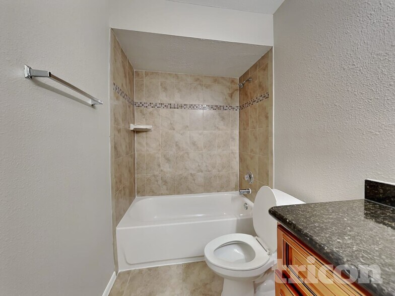 Building Photo - 1807 Waterman Dr