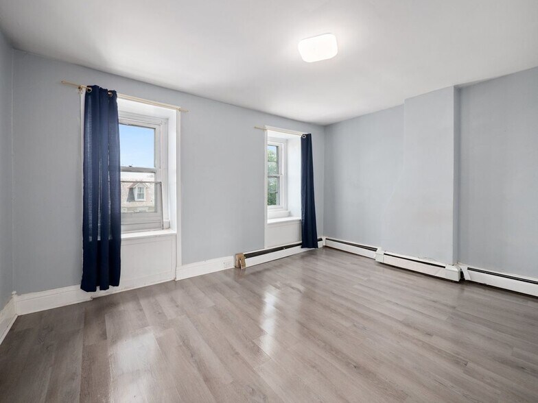 Building Photo - 222 N 13th St