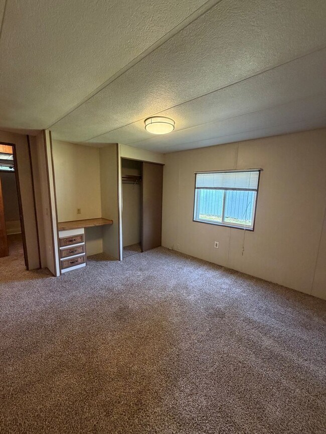 Building Photo - 3 bedroom 2 bath manufactured home in Arlington