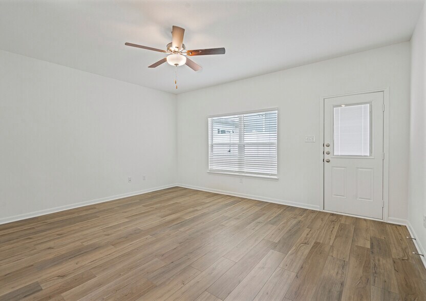 Building Photo - 10838 Emerick St