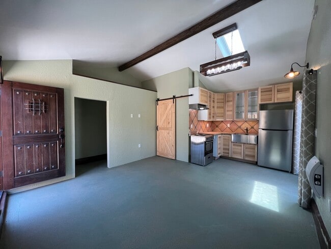 Building Photo - 8049 Campion Dr