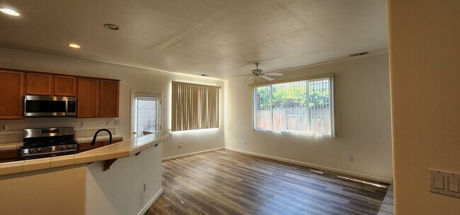 Building Photo - Home in Double Diamond - Reno