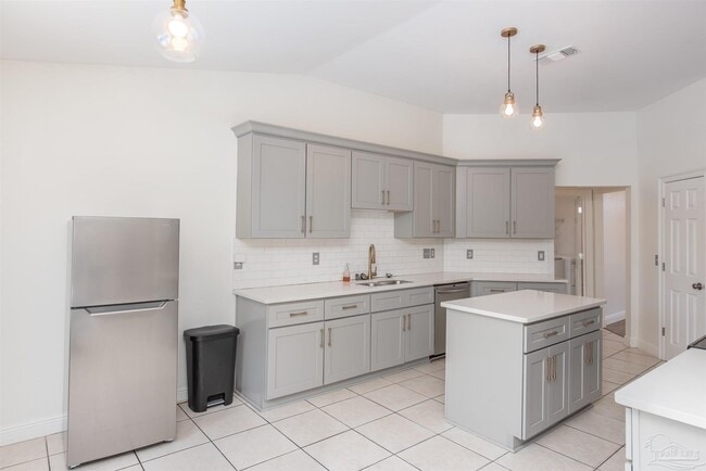 Building Photo - 1065 Freeboard Blvd