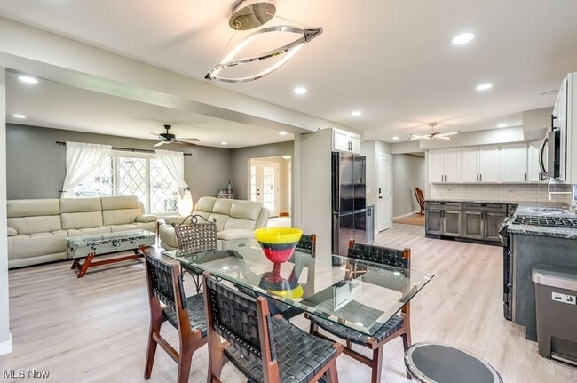 Building Photo - 896 Cliffside Dr