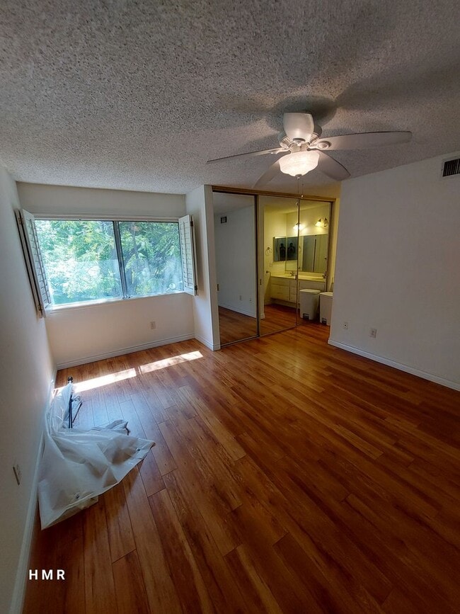 Building Photo - 3 bedrooms 3 baths in San Dimas Glenwood T...