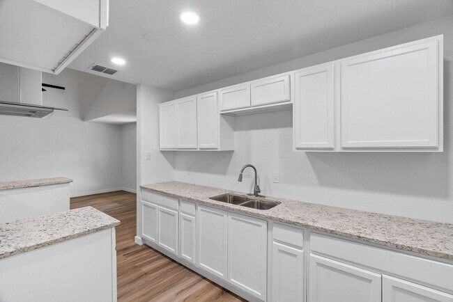 Building Photo - 3 Bedroom 1 Bath Remodeled Home