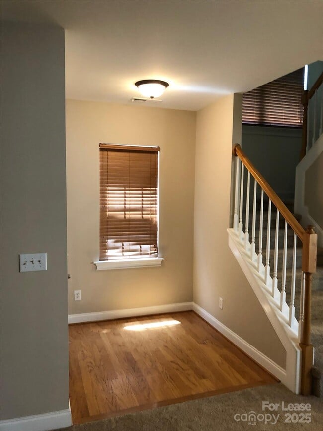 Building Photo - 7846 Jester Park Dr