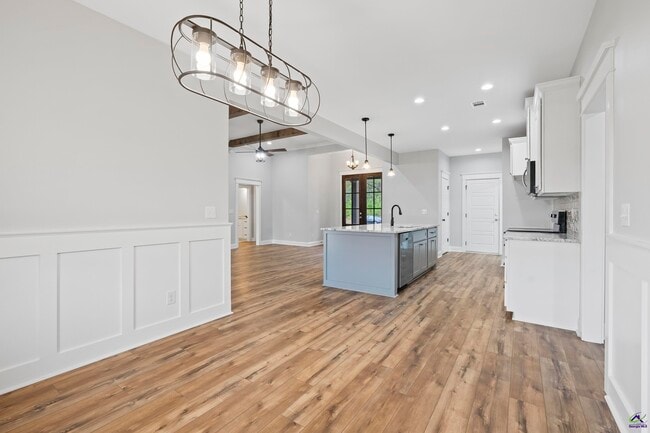 Building Photo - 168 Camden Way