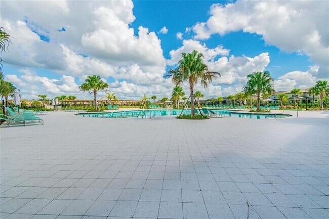 Building Photo - 11176 Leland Groves Dr