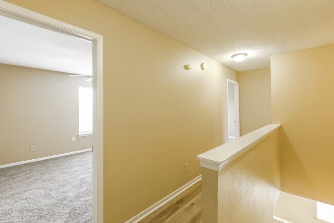 Building Photo - 2349 Providence Ct