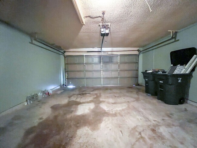 Building Photo - 3406 Bamboo Ln