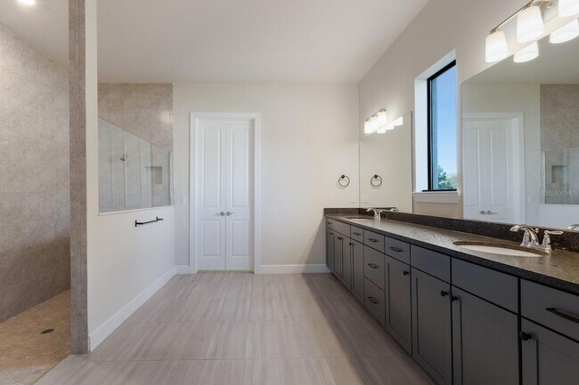 Building Photo - 712 Sigsbee Loop