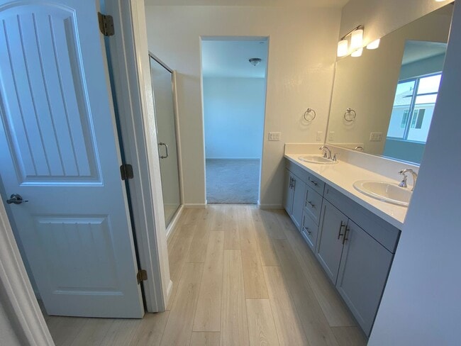 Building Photo - Spacious 4-Bedroom New Build in Prime Nort...