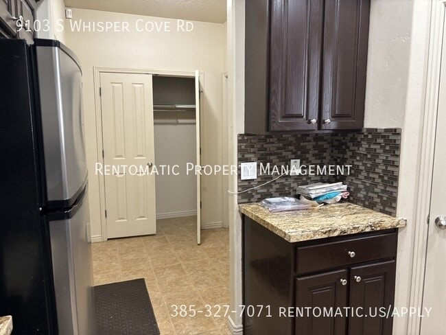 Building Photo - 9103 Whisper Cove Rd