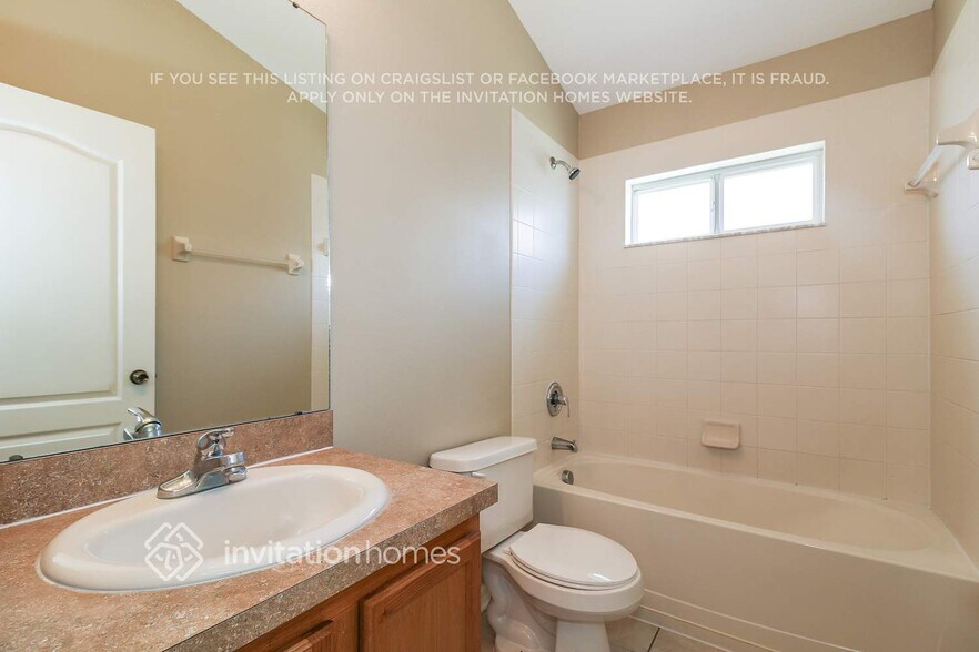 Building Photo - 449 Stone Briar Dr