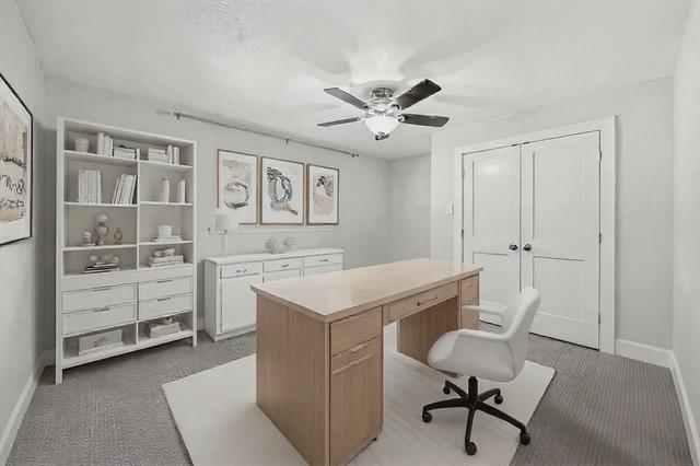Building Photo - 6820 E Mockingbird Ln