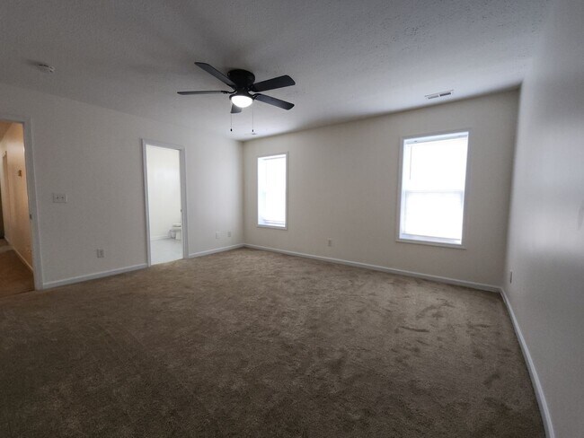 Building Photo - 205 Ashcroft Dr