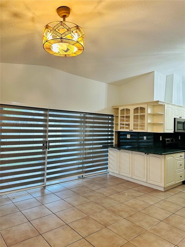 Building Photo - 1101 NW 134th Pl