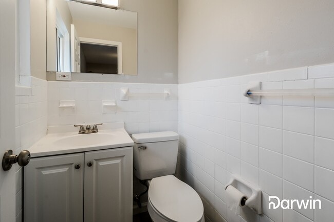 Building Photo - 819 Riderwood Dr